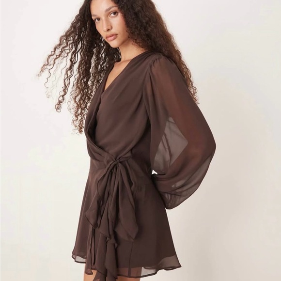 Abercrombie & Fitch Dresses & Skirts - Abercrombie & Fitch Brown Mini Dress